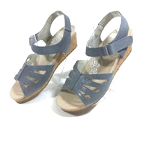 SS#10 Like New $90 Propet Maya Leather Walking Sandals size 9M - Picture 5 of 10